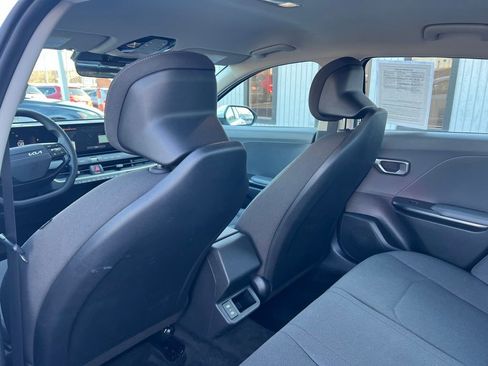 Used 2025 Kia K4 LXS image 17