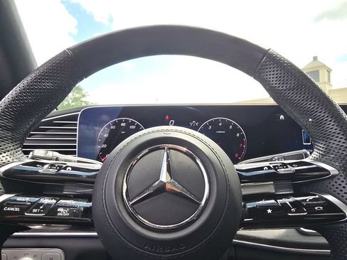 Used 2024 Mercedes-Benz GLS 450 4MATIC image 27