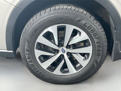Used 2020 Subaru Outback Premium image 28