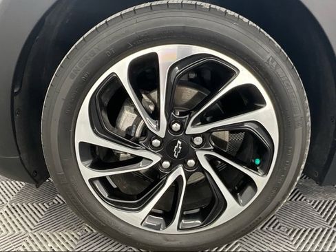 Used 2022 Chevrolet Bolt EUV Premier w/ Sun & Sound Package image 31