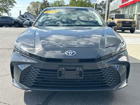 Used 2025 Toyota Camry LE image 8
