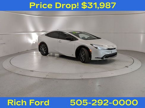 Used 2025 Toyota Prius XLE image 1