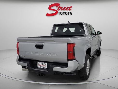 Used 2025 Toyota Tacoma SR5 AWD/4WD image 3