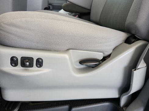 Used 2013 Ford E-350 and Econoline 350 XLT image 16