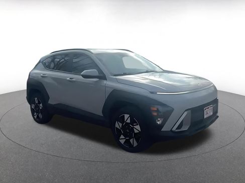 Used 2025 Hyundai Kona SEL image 2