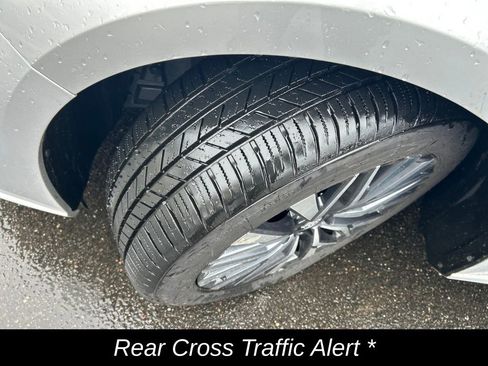 Used 2024 Nissan Altima 2.5 SV image 12