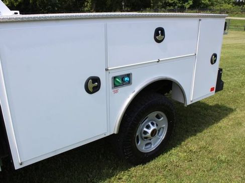 Used 2023 GMC Sierra 2500 Pro w/ Convenience Package AWD/4WD image 9