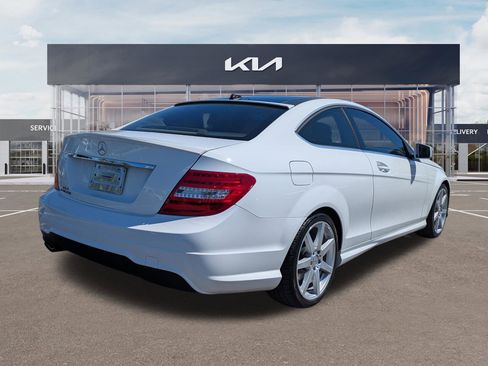 Used 2015 Mercedes-Benz C 250 Coupe image 4