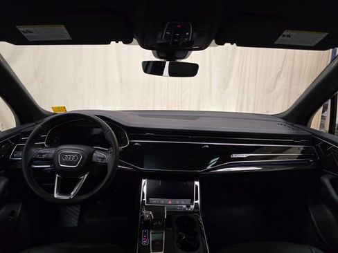 Certified 2025 Audi Q7 3.0T Premium w/ Convenience Package image 33
