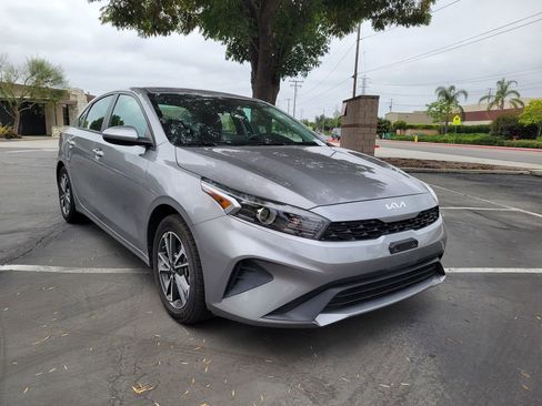 Certified 2024 Kia Forte LXS FWD image 7