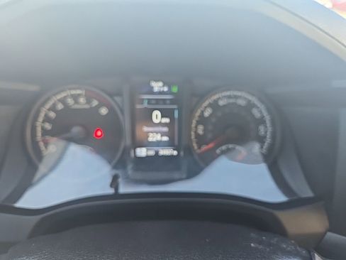 Used 2022 Toyota Tacoma SR image 16