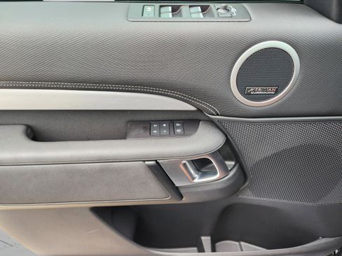 Certified 2025 Land Rover Discovery Dynamic SE AWD/4WD image 19