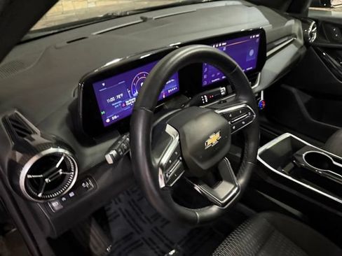 Used 2025 Chevrolet Equinox LT FWD image 27