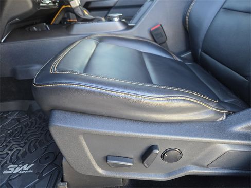 Used 2024 Ford Bronco Badlands image 19