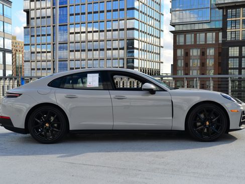 New 2026 Porsche Panamera 4 image 8