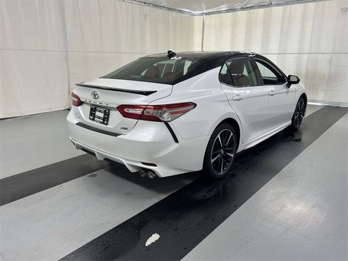 Used 2019 Toyota Camry XSE image 8