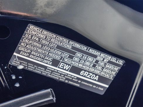 Used 2024 Nissan Rogue SV image 27