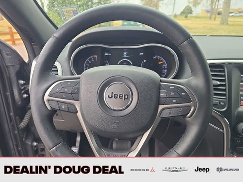 Used 2018 Jeep Grand Cherokee Limited AWD/4WD image 15
