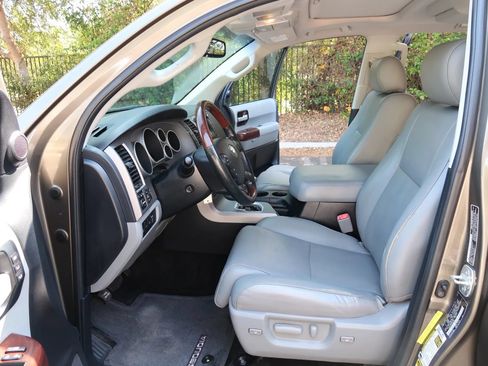 Used 2013 Toyota Sequoia Platinum RWD image 15