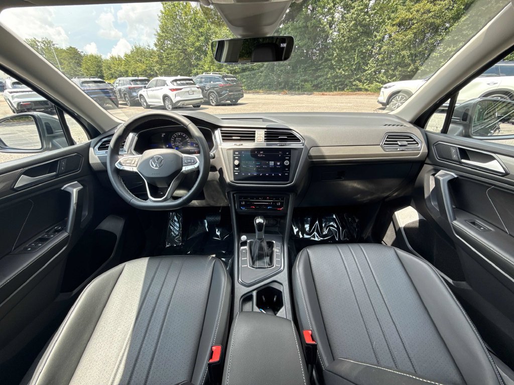 Used 2023 Volkswagen Tiguan SE FWD image 13