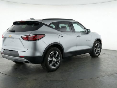 Used 2025 Chevrolet Blazer LT image 9