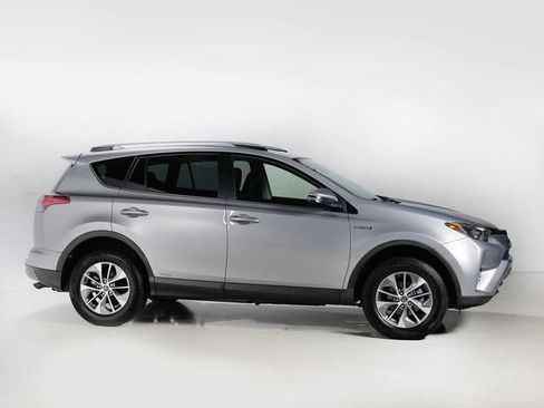 Used 2017 Toyota RAV4 XLE w/ All Weather Liner Package AWD/4WD image 30