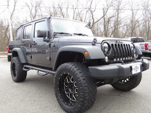 Used 2018 Jeep Wrangler Unlimited Sport image 3