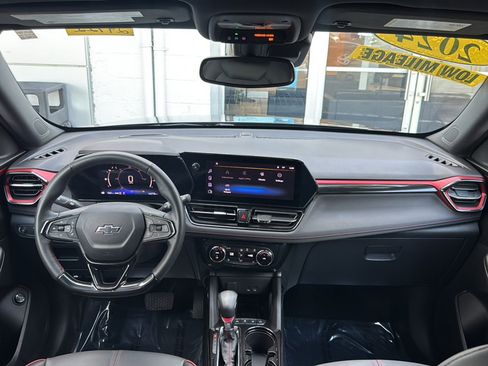 Used 2024 Chevrolet TrailBlazer RS w/ Convenience Package AWD/4WD image 27