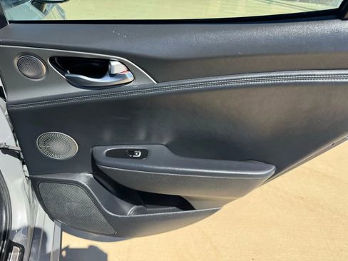 Used 2019 Kia Stinger GT1 image 43