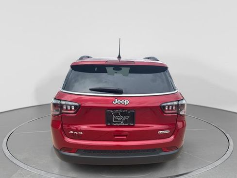Used 2025 Jeep Compass Latitude w/ Convenience Group AWD/4WD image 7