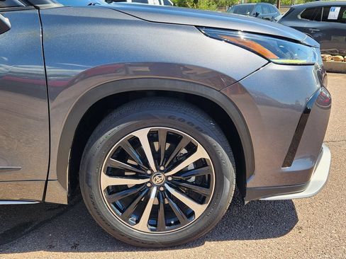 Used 2021 Toyota Highlander XSE AWD/4WD image 29