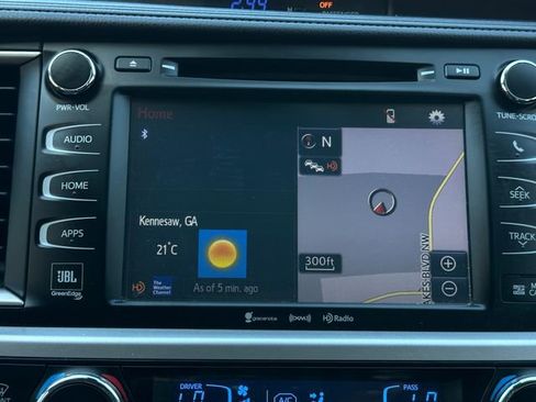 Used 2017 Toyota Highlander Limited image 26