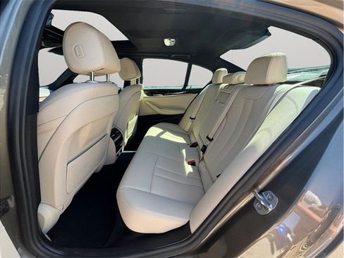Used 2019 BMW 530i RWD image 41