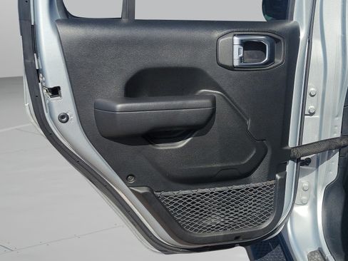 Used 2022 Jeep Wrangler Unlimited Sport AWD/4WD image 6