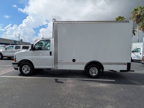 New 2025 Chevrolet Express 3500 w/ Power Convenience Package image 7
