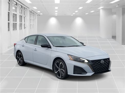 New 2025 Nissan Altima 2.5 SR image 3