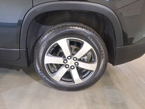 Used 2023 Chevrolet Traverse LT w/ LT Premium Package AWD/4WD image 20