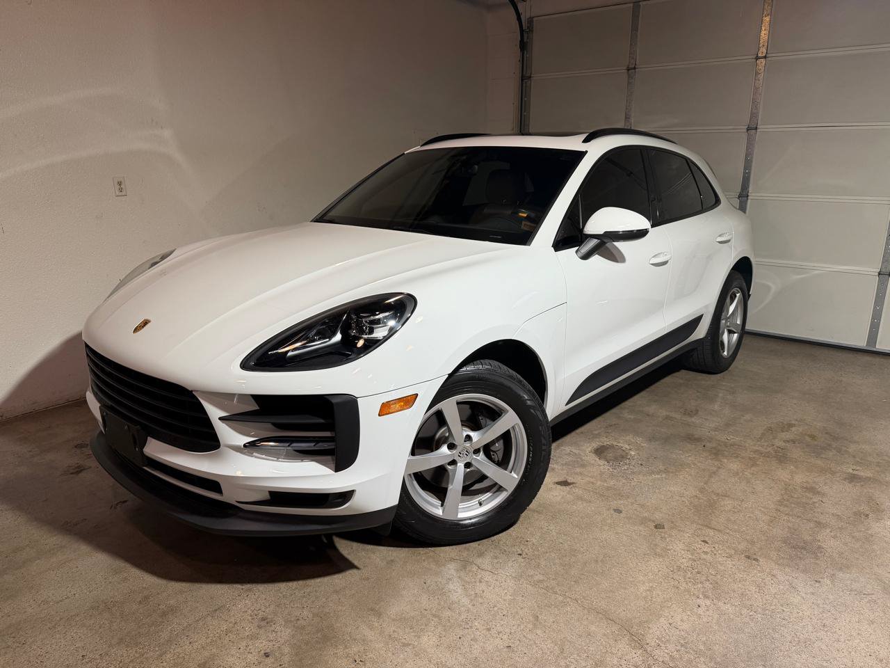 Used 2019 Porsche Macan AWD/4WD image 1