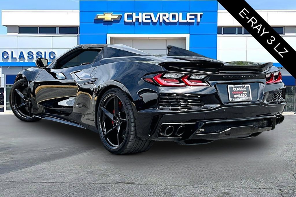 Used 2025 Chevrolet Corvette E-Ray w/ Stealth Interior Trim Package AWD/4WD image 3