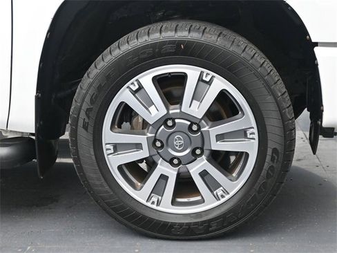 Used 2019 Toyota Tundra Platinum image 39