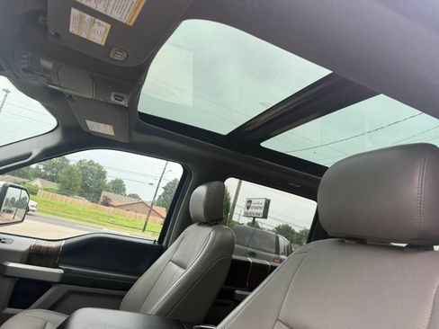 Used 2018 Ford F150 Lariat w/ Equipment Group 502A Luxury AWD/4WD image 11