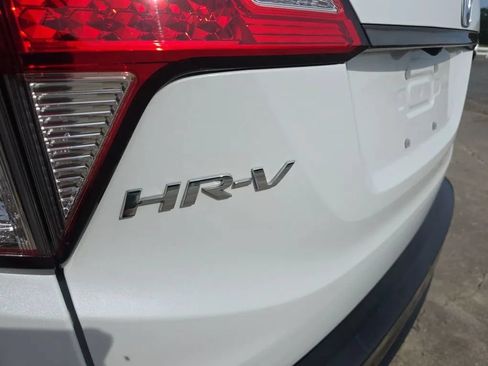 Used 2021 Honda HR-V Sport image 11