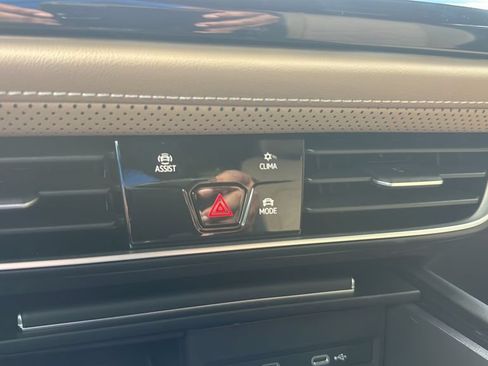 Certified 2026 Volkswagen Atlas Cross Sport SE FWD image 17