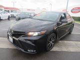 Used 2023 Toyota Camry SE image 3