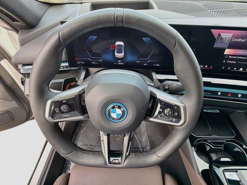 Certified 2024 BMW i5 eDrive40i w/ Executive Package RWD image 39
