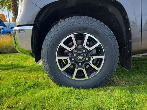 Used 2016 Toyota Tundra Limited w/ Limited Premium Package image 27