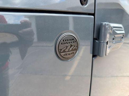 New 2026 Jeep Gladiator Sport AWD/4WD image 9