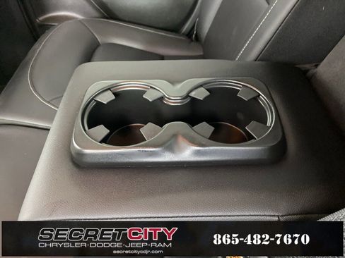 Used 2015 GMC Canyon SLT image 27