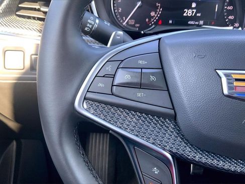 Used 2025 Cadillac XT5 Sportv image 23