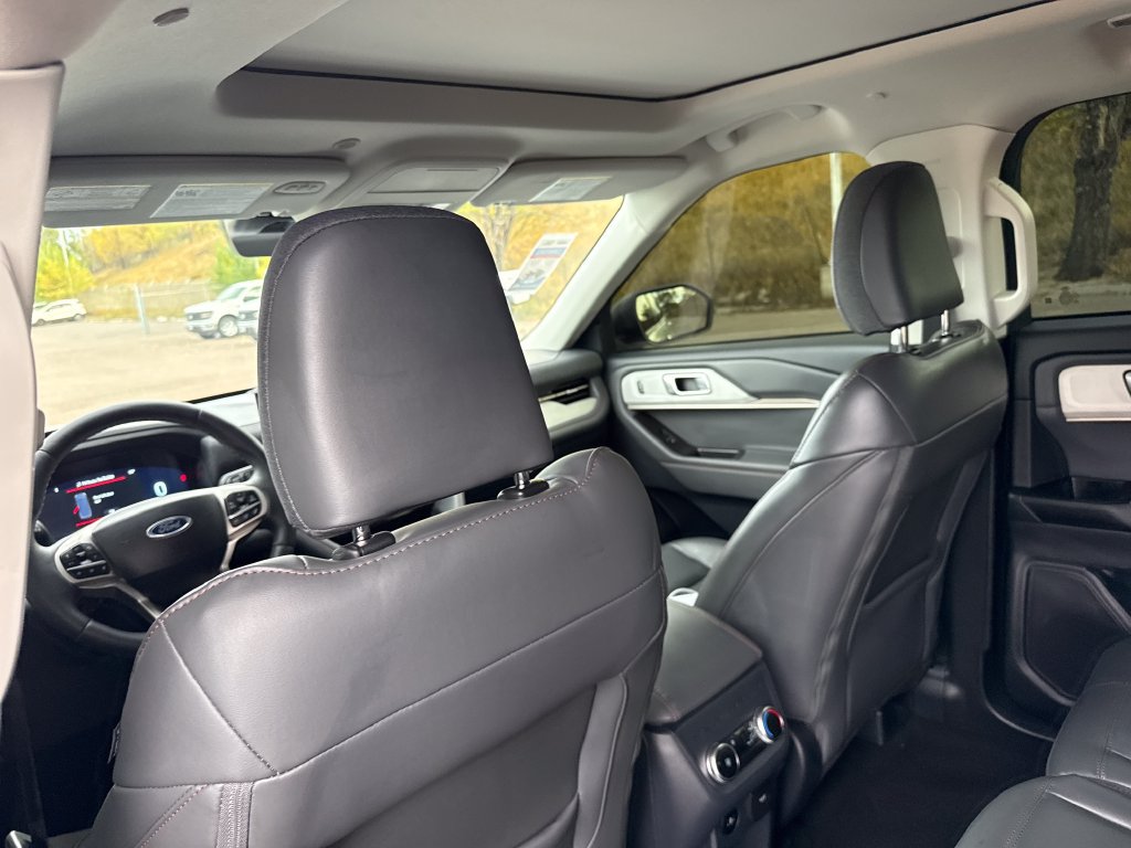 Used 2025 Ford Explorer Active w/ Active Comfort Package AWD/4WD image 24